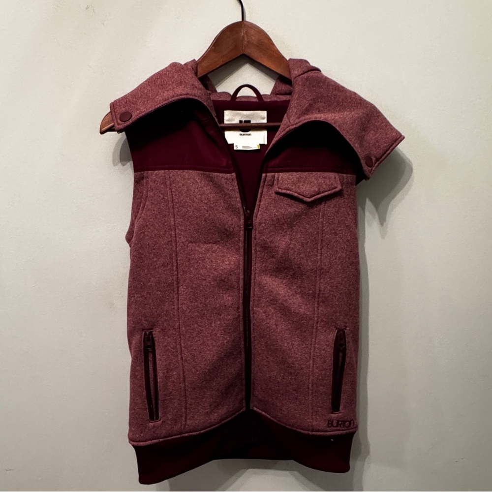 Burton Burgundy Snowboarding Hooded Vest with Zipper